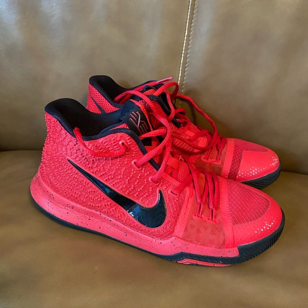 Nike Kyrie 3 Candy Apple Red Basketball shoes boys size 6Y